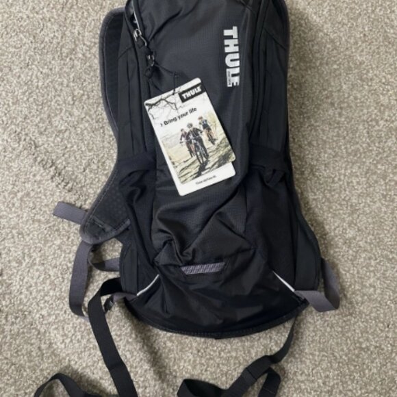Thule UpTake 8 L Hydration Backpack - 84.5 oz. Reservoir, Black  NEW - Picture 1 of 12